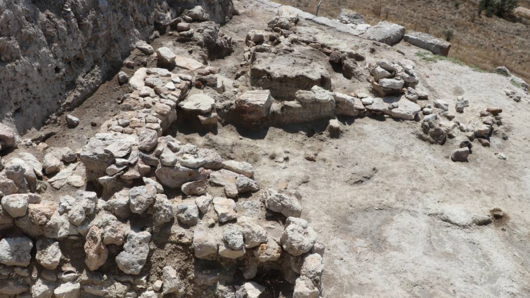 Denizli'de tarihi keşif! 3 bin 500 yıllık kalıntılar bulundu 6